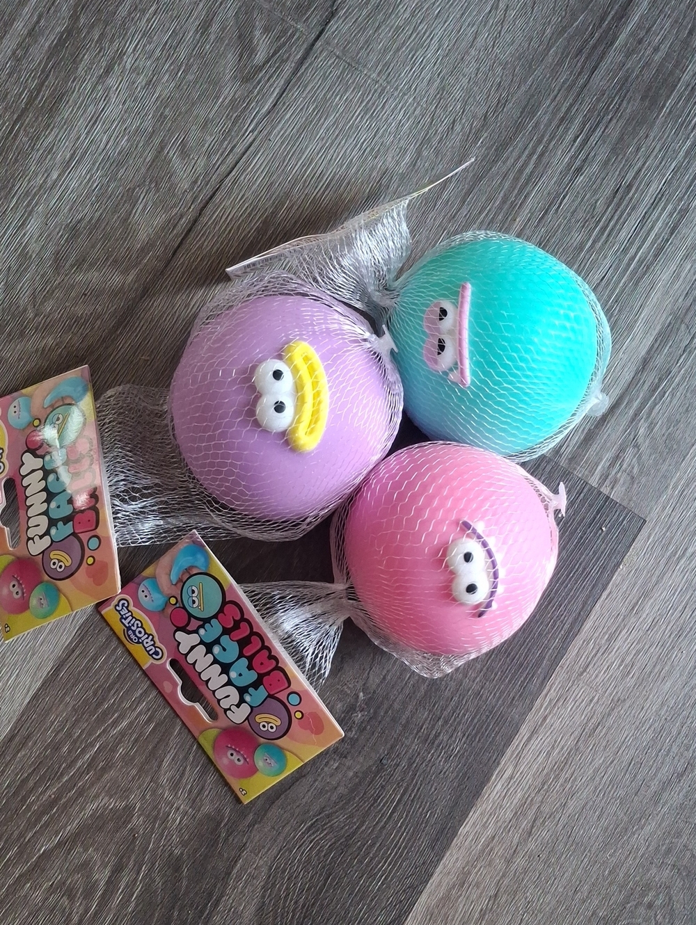 Squishy balls with face